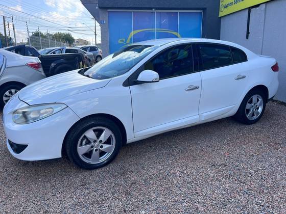 RENAULT FLUENCE 2.0 DYNAMIQUE 16V FLEX 4P AUTOMÁTICO